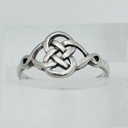 Sterling Silver Knotted Ring Size 7, 1.85 G