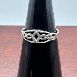 Open Cut Scroll Sterling Silver Ring - 1.69 Grams - Size 6