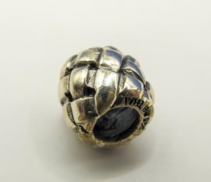 Detailed Sterling Charm 1.93g