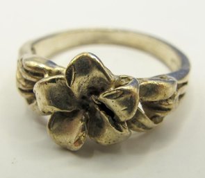 Sterling Ring With Flower 2.85g  Size 6.5