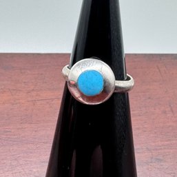 Bezel Set Turquoise Ring - Sterling - 2.44 Grams - Size 5