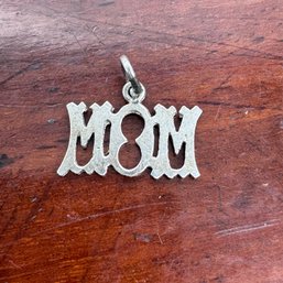 Mom Charm/Pendant - Sterling - 1.42 Grams