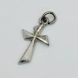 Sterling Silver Cross Pendant .64 G