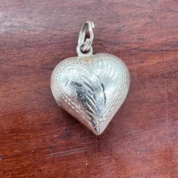 Etched Sterling Silver Puff Heart Pendant - 1.44 Grams