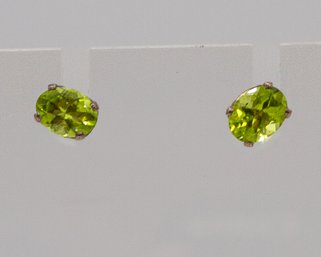 Sterling Silver Earrings With Green Rhinestones 1.4g