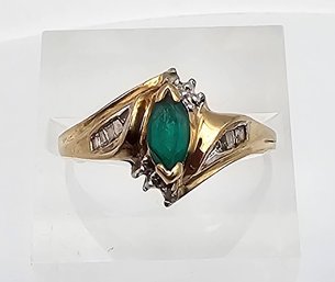Emerald Diamond 10K Gold Cocktail Ring Size 7.5 2.3 G