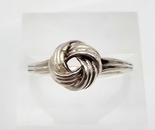 Sterling Silver Knot Ring Size 6 2.6 G