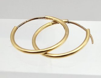 'P' 14K Gold Hoop Earrings 0.2 G
