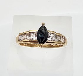 'T&C' White And Blue Sapphire 10K Gold Cocktail Ring Size 5.75 2.1 G Approximately 1.16 TCW