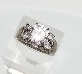 'W' Rhinestone Sterling Silver Cocktail Ring Size 7 7 G