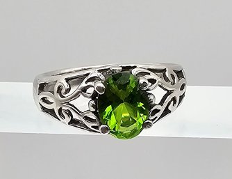 'B' Peridot Sterling Silver Cocktail Ring Size 6.5 3.5 G