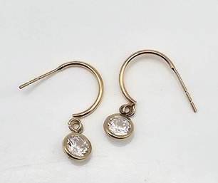 Clear Stone 14K Gold Drop Dangle Earrings 0.7 G