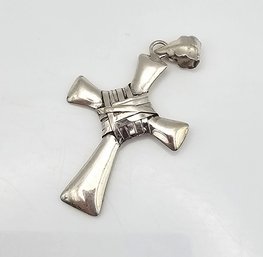 Sterling Silver Cross Pendant 3.8 G