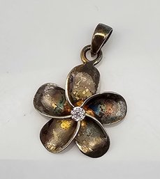 D Gold Over Sterling Silver Flower Pendant 1.7 G