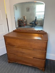 Dresser With Mirror