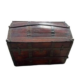 C Walsh & Son - Round Top Trunk 1800s