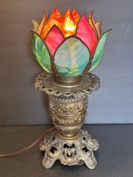 Vintage Stained Glass Flower Lotus Lamp