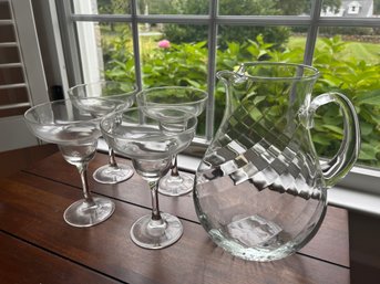 Glass Swirl Pitcher And 4 Cocktail Glasses