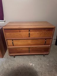 Mid Century Modern Chest Of Drawers With Legs