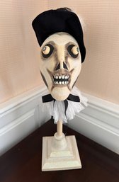 Spooky Skeleton Head On Pedestal Decor