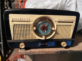Lot Of Vintage Radios And Clock