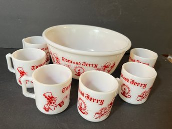 Vintage Tom And Jerry Holiday Christmas Punch Bowl, White Milk Glass Bowl With RED Painting On The Sides
