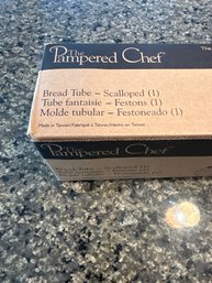 The Pampered Chef Scalloped Bread Tube -1565 - New