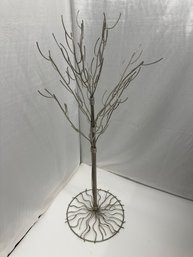 Decorative Metal Tree - 13 Lots