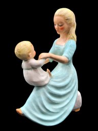 Goebel Hummel Vintage West Germany Mother & Child Rock A Bye Baby Figurine