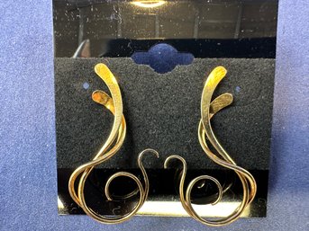 14K Yellow Gold Swirl Earrings Designer TK