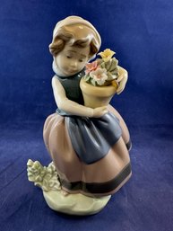 Lladro ' Spring Is Here' Girl With Flowerpot