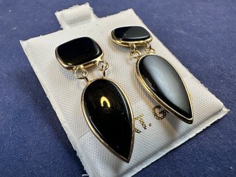 14K Yellow Gold And Black Onyx Earrings Signed