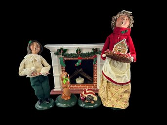 Byers' Choice Ltd Carolers - Fireplace And Dogs