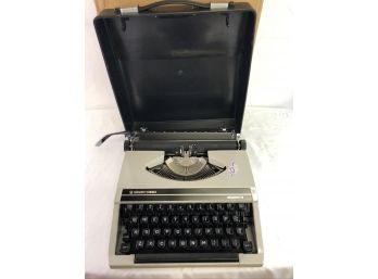 Silver Reed Manual Typewriter, Vintge