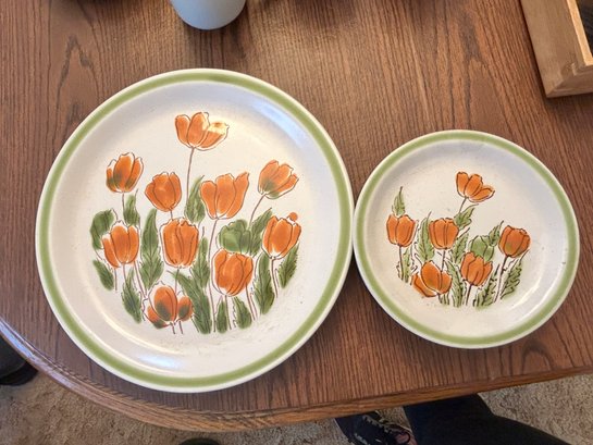 Vintage Japan Meadowbrooke Stoneware Tulip Plates