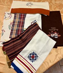 Thanksgiving & Turkeys - Collection Of Pre-Owned Hand Or Dish Towels