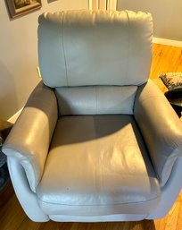 Raymour & Flanigan Harmony Leather Recliner In Dove Gray