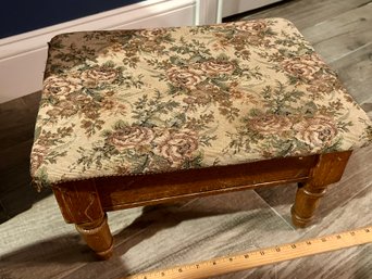 Vintage Floral Upholstered 15-Inch Storage Stool