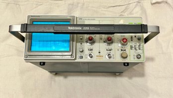 Tektronix 2213 60 MHz Oscilloscope