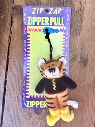 Tiger Zipper Pull New