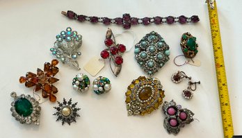 Large Lot Of Vintage Glass Rhinestone Brooches Pins Beautiful Collection High Quality Items