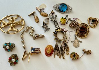 Large Lot Of Miscellaneous Vintage Jewelry Pieces