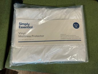 Twin XL New Vinyl Mattress Protector