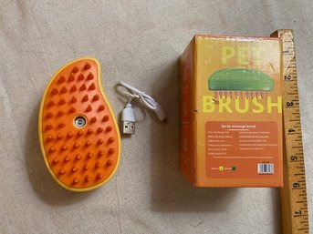 Pet Spray Message Brush - MIB Rechargeable
