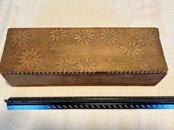 Vintage Old Pyrography Wood Dresser Box Daisies Flowers Floral