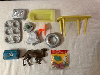 Vintage Toy Lot Of Vintage Plastic Furniture And More.