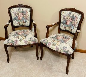 Vintage Matching Pair Needlepoint Carved Wood Sitting Room Chairs Ornate