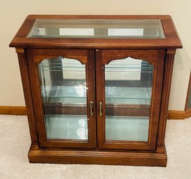 Pulaski Furniture Bottom Lighted Curio Display Case Double Door