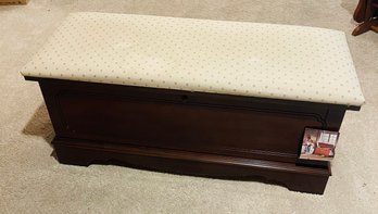 Like New With Tags & Key Lane Cedar Chest Bench