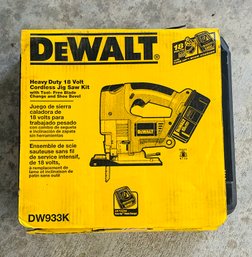 Brand New Dewalt DW933K Heavy Duty 18 Volt Cordless Jig Saw W/ Charger & Battery